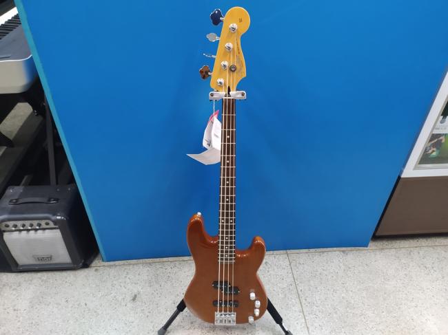 Baixo 5 cordas J-Bass Fender 014 6600 Standard